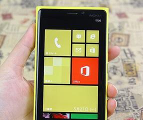 探索Lumia928（发现Lumia928在功能、性能和设计方面的亮点）